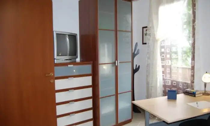 Rexer-Roma-Stanza-ammobiliata-CAMERA-DA-LETTO