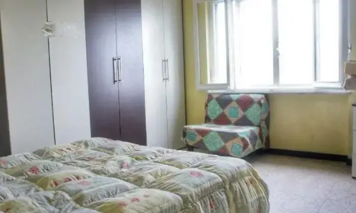 Rexer-Imperia-Casa-vacanze-Imperia-passi-dal-mare-con-Giardino-CAMERA-DA-LETTO