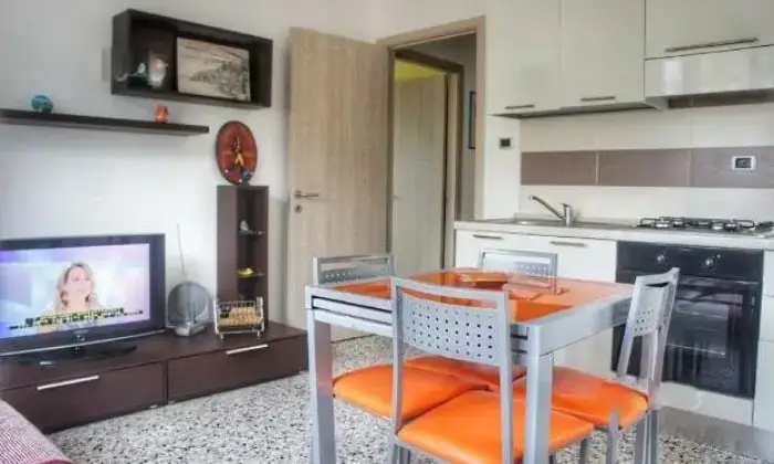 Rexer-Imperia-Casa-vacanze-Imperia-passi-dal-mare-con-Giardino-CUCINA-SALONE