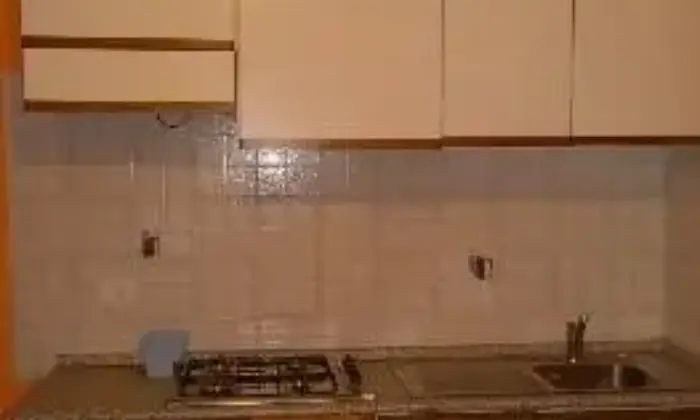 Rexer-Borghetto-Santo-Spirito-Bilocale-mese-di-agosto-fronte-mare-CUCINA
