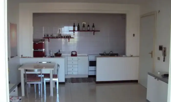 Rexer-Lesina-Affittasi-appartamento-CUCINA