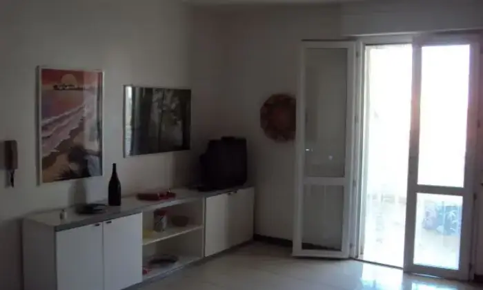 Rexer-Lesina-Affittasi-appartamento-CUCINA