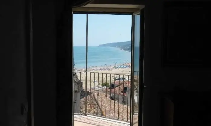 Rexer-Rodi-Garganico-Appartamento-in-affitto-vico-vittorio-alfieri-Rodi-Garganico-BALCONE