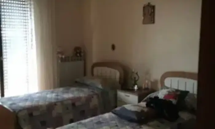 Rexer-LAquila-Appartamento-via-Giovanni-Feneziani-LAquila-CAMERA-DA-LETTO
