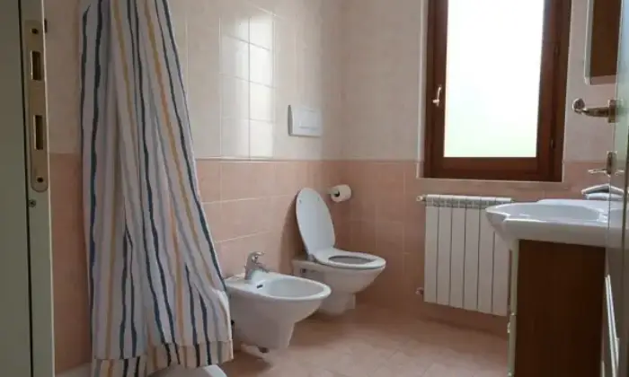 Rexer-Pineto-Casa-mare-posti-letto-BAGNO