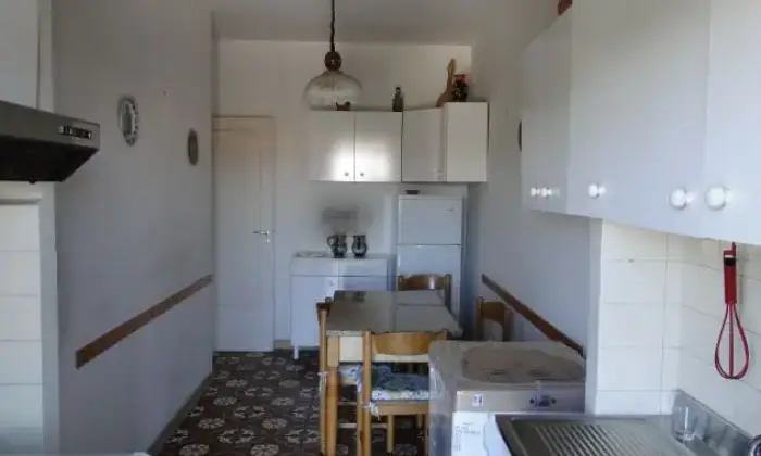 Rexer-Roma-Stanza-doppia-affittasi-CUCINA