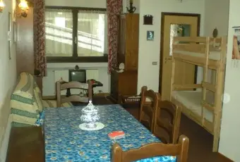 Rexer-Sauze-di-Cesana-Monolocale-a-sestriere-TAVOLA-PRANZO