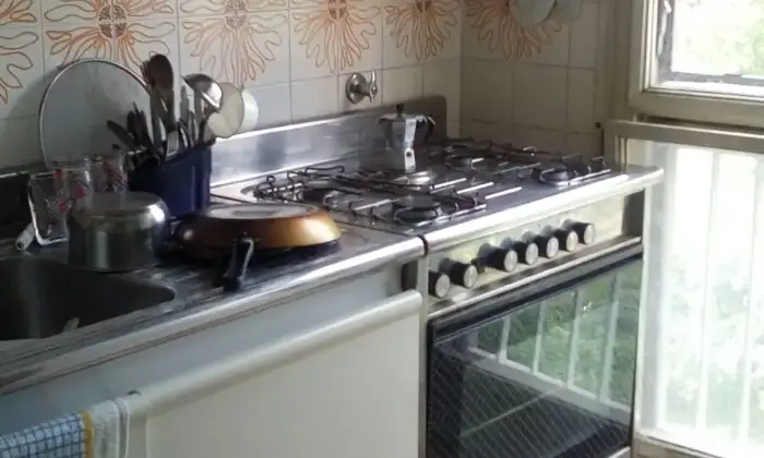 Rexer-Roma-Stanza-singola-arredata-affittasi-CUCINA