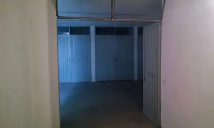 Rexer-Pavia-Ampio-box-singolo-solo-autorimessa-GARAGE