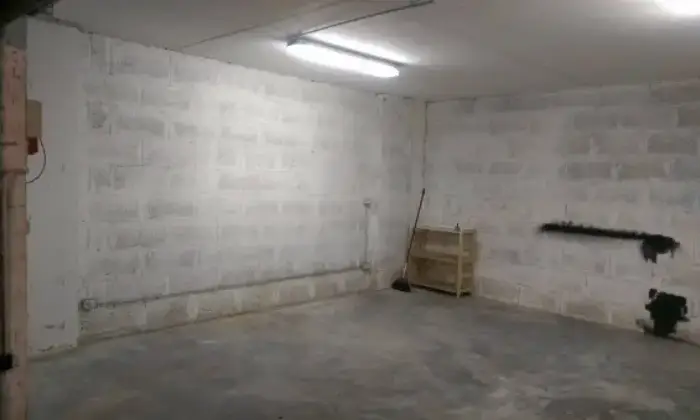 Rexer-Fiumicino-Box-Garage-via-Stoccolma-Fiumicino-GARAGE