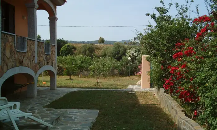 Rexer-Budoni-Trilocale-a-due-passi-dal-mare-GIARDINO