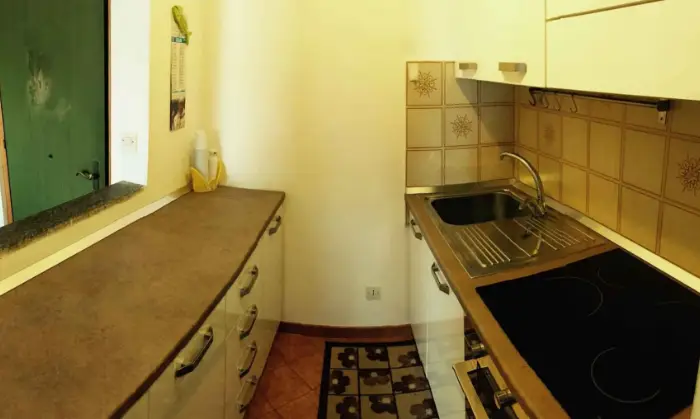Rexer-Cerveteri-Bilocale-ammobiliato-CUCINA