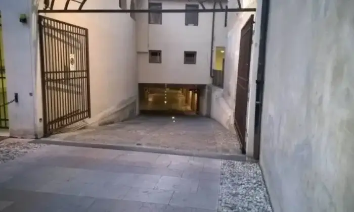 Rexer-Bassano-del-Grappa-Affitto-di-garage-in-via-orazio-marinali-Bassano-del-Grappa-BOXGARAGE