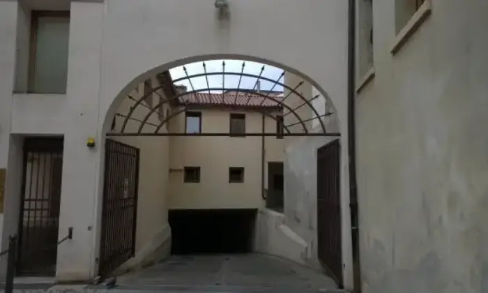 Rexer-Bassano-del-Grappa-Affitto-di-garage-in-via-orazio-marinali-Bassano-del-Grappa-BOXGARAGE
