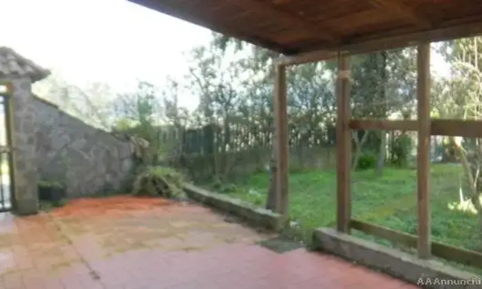 Rexer-Caserta-Rustico-con-camere-GIARDINO