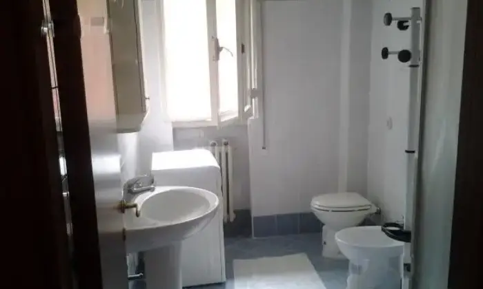 Rexer-Pontebba-Appartamento-vicinanze-tarvisio-posti-letto-BAGNO
