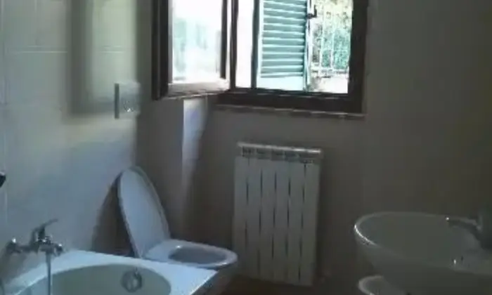 Rexer-Gualdo-Cattaneo-Appartamento-mq-ristrutturato-e-arredato-BAGNO