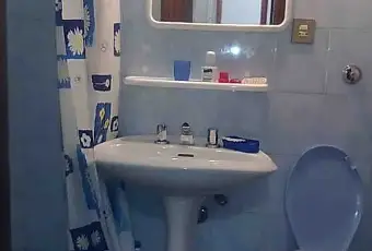 Rexer-Roma-Affitto-ampia-doppia-a-studentesse-zona-Tiburtina-BAGNO