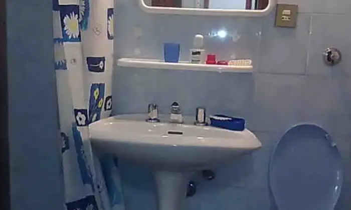 Rexer-Roma-Affitto-ampia-doppia-a-studentesse-zona-Tiburtina-BAGNO