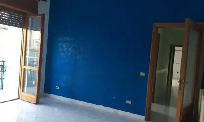 Rexer-Napoli-Affitto-di-trilocale-in-via-comunale-toscanella-trav-ChiaianoZona-Ospedaliera-Napoli-SALONE