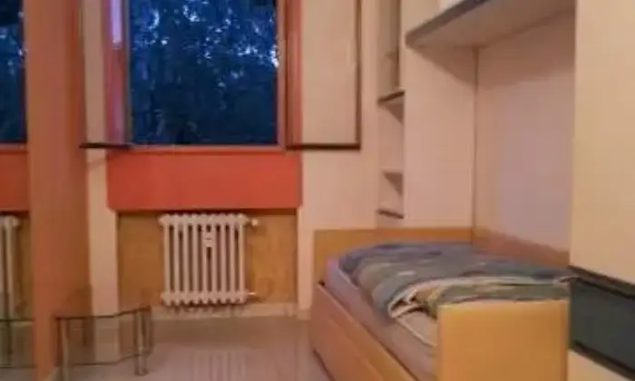 Rexer-Limbiate-Stanza-in-affitto-CAMERA-DA-LETTO