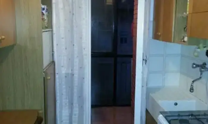 Rexer-Milano-Bilocale-arredato-con-posti-letto-CUCINA
