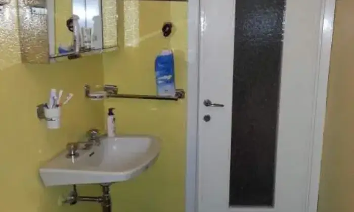Rexer-Milano-Bilocale-arredato-con-posti-letto-BAGNO