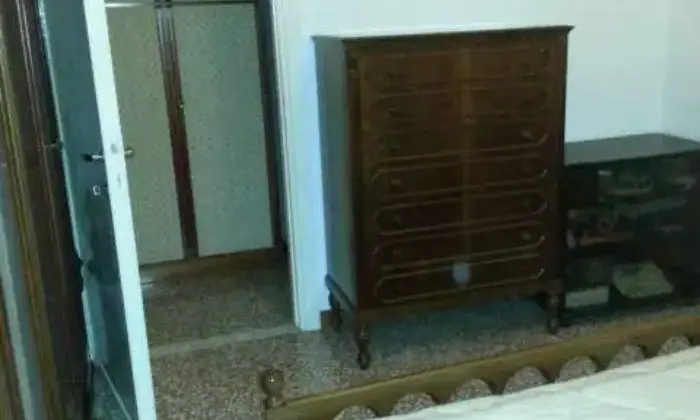 Rexer-Milano-Bilocale-arredato-con-posti-letto-CAMERA-DA-LETTO