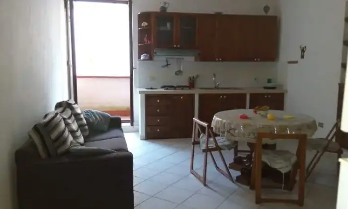 Rexer-Gaeta-Casa-settembre-CUCINA-SALONE
