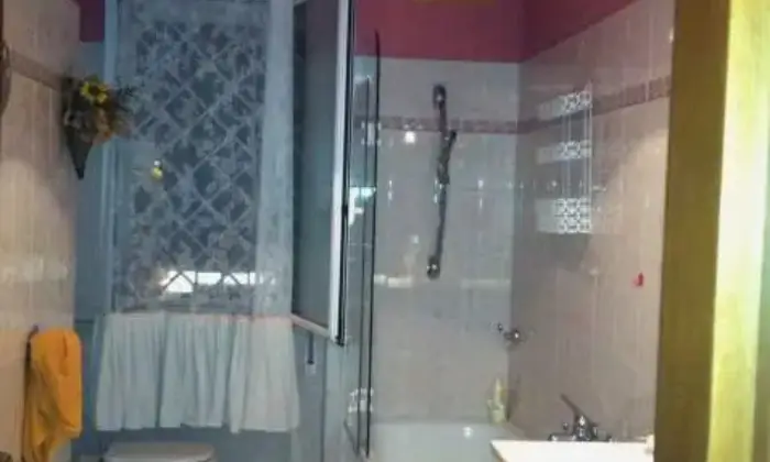 Rexer-Roma-Stanza-grande-con-balcone-BAGNO