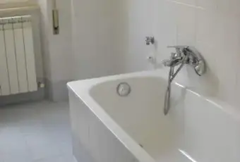 Rexer-Perugia-Luminoso-trilocale-arredato-BAGNO