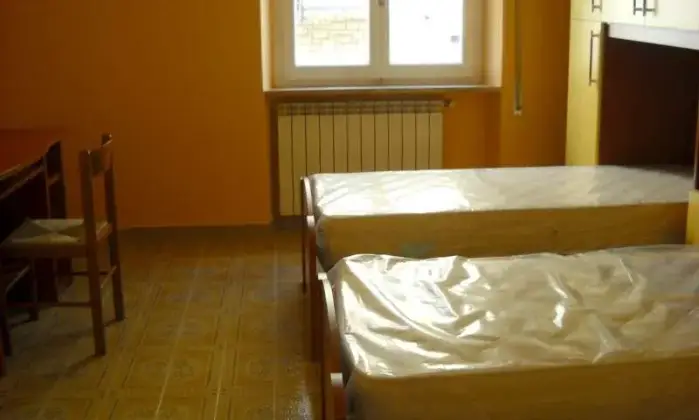 Rexer-Perugia-Luminoso-trilocale-arredato-CAMERA-DA-LETTO