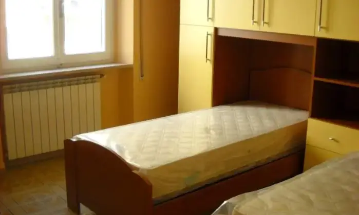 Rexer-Perugia-Luminoso-trilocale-arredato-CAMERA-DA-LETTO