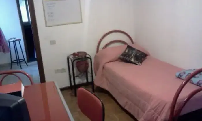 Rexer-Perugia-Camera-singola-in-villetta-CAMERA-DA-LETTO