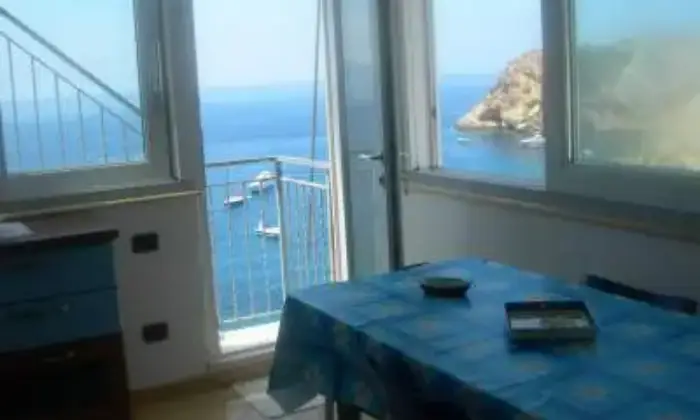 Rexer-Ponza-Bilocale-con-bellissima-vista-mare-ALTRO