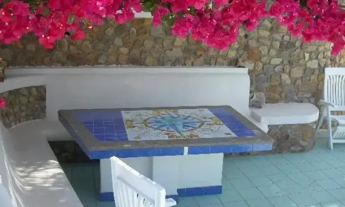 Rexer-Ponza-Bilocali-vicinissimo-al-mare-posti-con-parcheggio-TERRAZZO