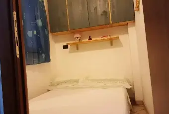 Rexer-Ardea-Grazioso-trilocale-sul-mare-CAMERA-DA-LETTO