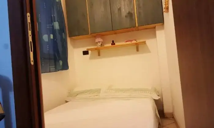 Rexer-Ardea-Grazioso-trilocale-sul-mare-CAMERA-DA-LETTO