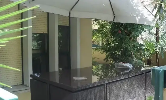 Rexer-Montignoso-Cinquale-mt-dal-mare-appartamento-in-residence-con-piscina-GIARDINO