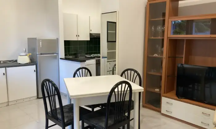 Rexer-Montignoso-Cinquale-mt-dal-mare-appartamento-in-residence-con-piscina-Salone