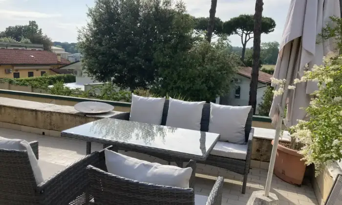 Rexer-Montignoso-Cinquale-mt-dal-mare-appartamento-in-residence-con-piscina-Terrazzo