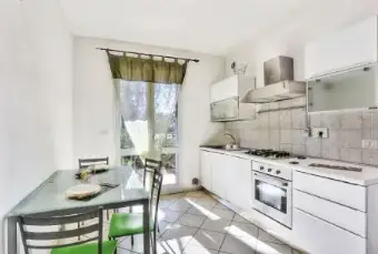 Rexer-Cecina-Bellissimi-Appartamenti-in-zona-strategica-CUCINA