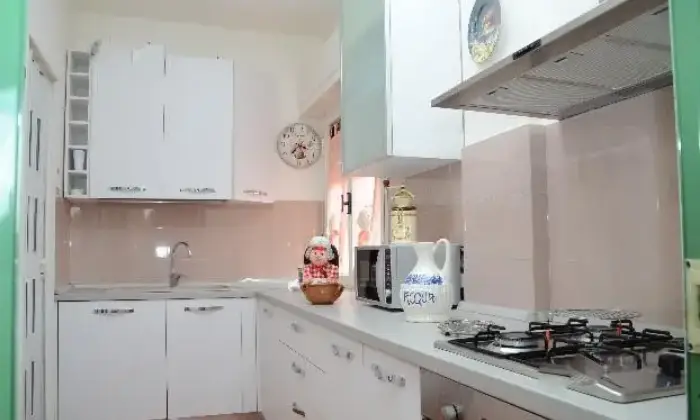 Rexer-Massa-e-Cozzile-Trilocale-con-terrazzo-CUCINA