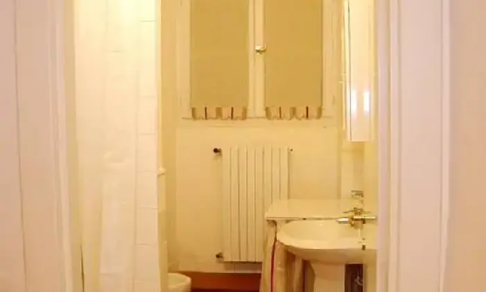 Rexer-Parma-Accogliente-trilocale-BAGNO