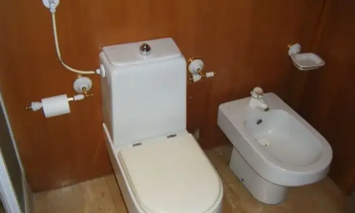 Rexer-Bologna-Confortevole-monolocale-BAGNO