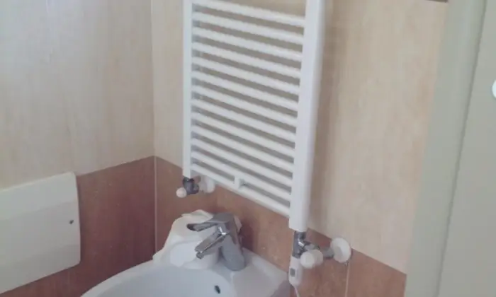 Rexer-Roma-Bellissimo-appartamento-con-terrzzo-panoramica-BAGNO