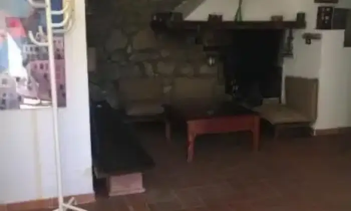 Rexer-Perugia-Appartamento-indipendente-in-villa-in-campagna-SALONE-E-CUCINA
