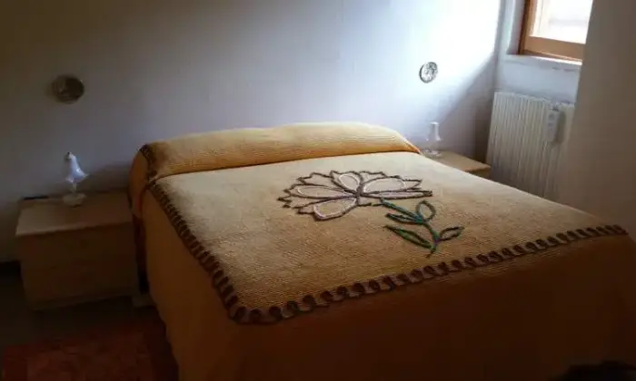 Rexer-Pietracamela-Appartamento-in-splendida-posizione-con-vista-panoramica-CAMERA-DA-LETTO