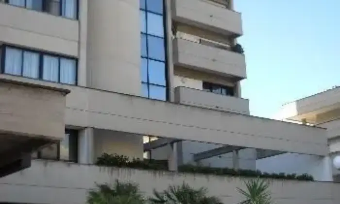 Rexer-Brindisi-Presso-staz-ferroviaria-grande-appartamento-di-pregio-ALTRO
