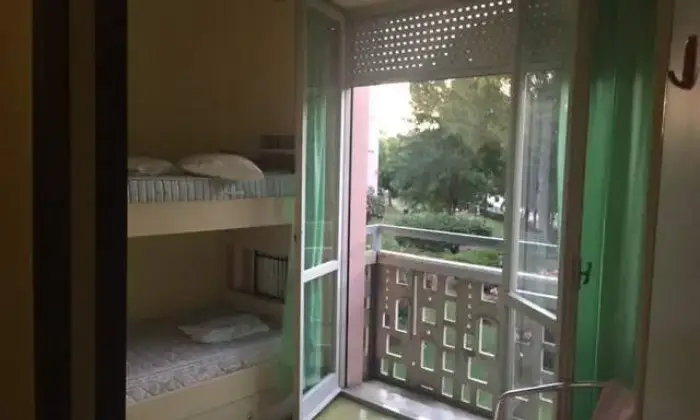 Rexer-Ancona-Appartamento-immerso-nel-verde-ristutturato-vicino-al-mare-CAMERA-DA-LETTO